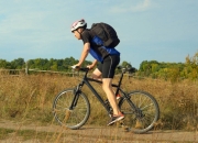 米兰APP下载-秘鲁自行车选手团结协作力争进步