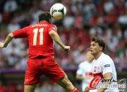 ac米兰体育官网-波兰队力挽狂澜，逆转形势，杀入总决赛