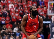 米兰体育官方网站-快船主场击败篮网，保持西区第四位