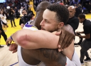 米兰真人-NBA两支豪门交手，湖人险胜勇士的简单介绍