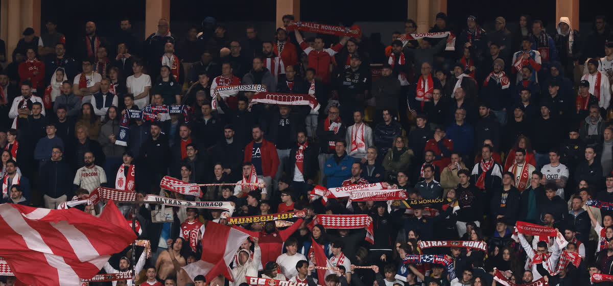 尼斯主场不敌昂热,遭遇连败 尼斯主场不敌昂热,遭遇连败