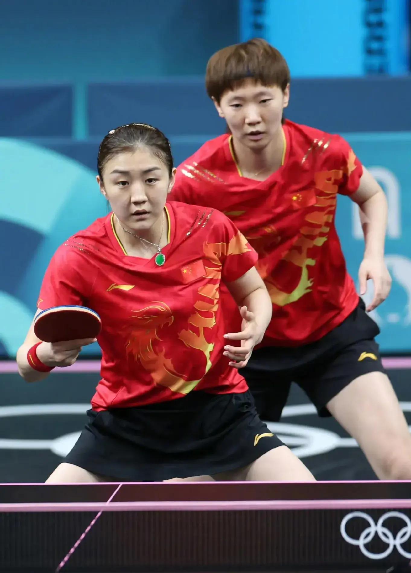 乒乓球女团激战，双方胜负难分