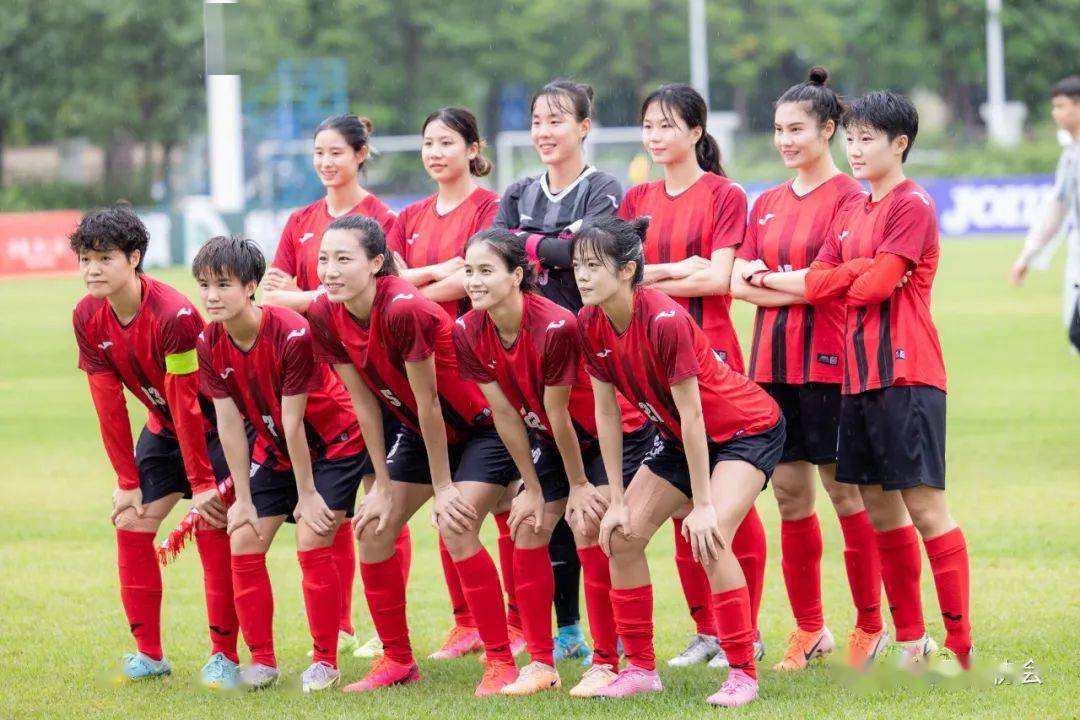 女足赛事惊艳亮相，观众尖叫不断