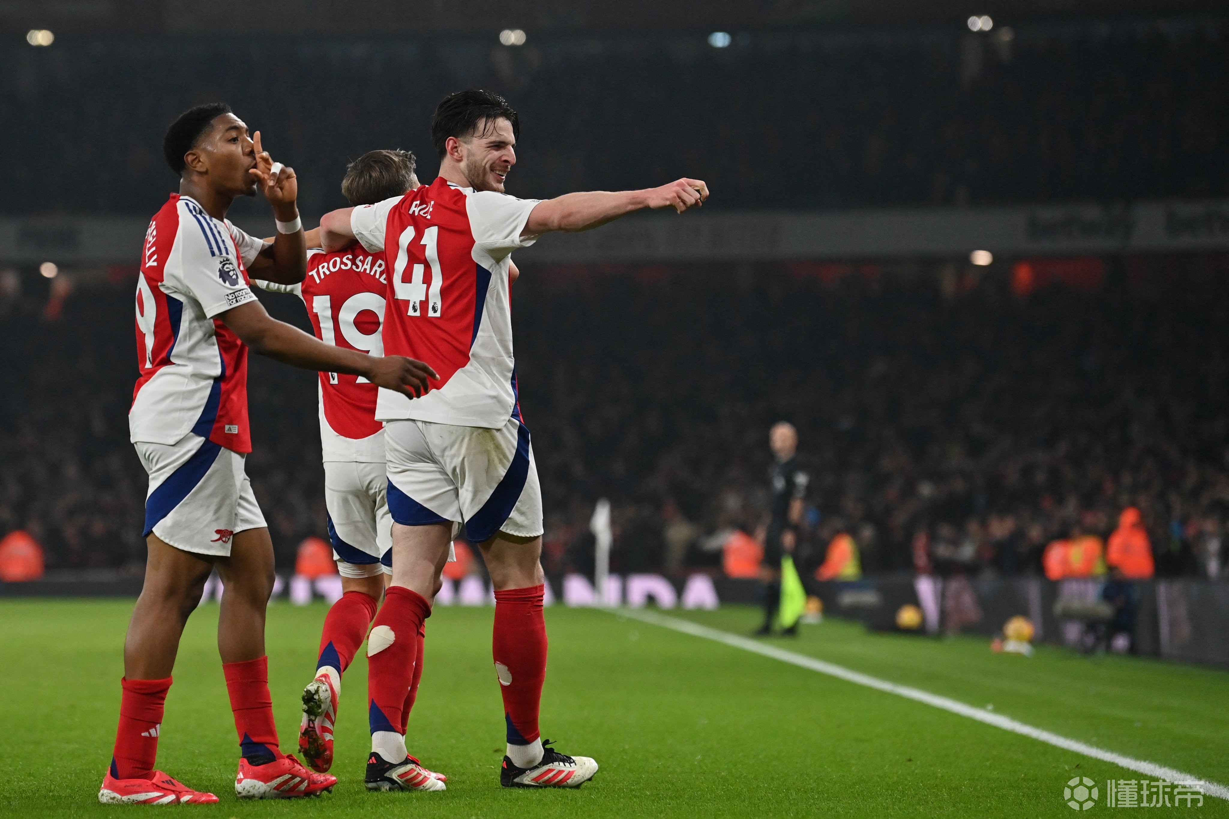 包含那不勒斯客场战平，积分仍稳定的词条