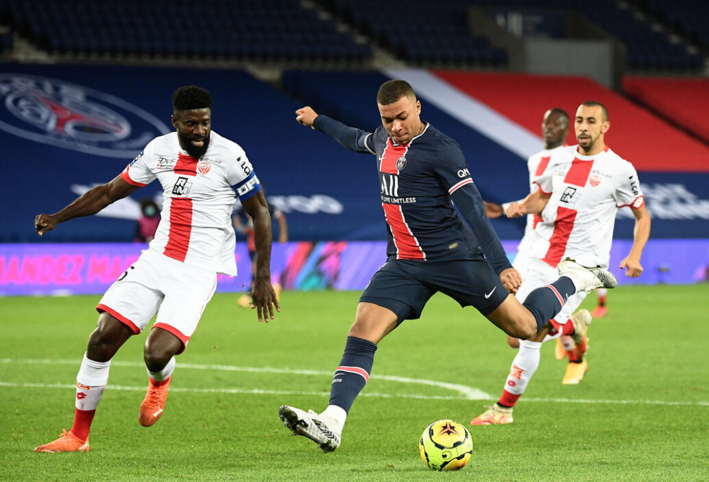 包含波尔多豪取三分:客场大胜马赛，积分榜前进的词条