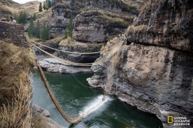 秘鲁自行车选手团结协作力争进步