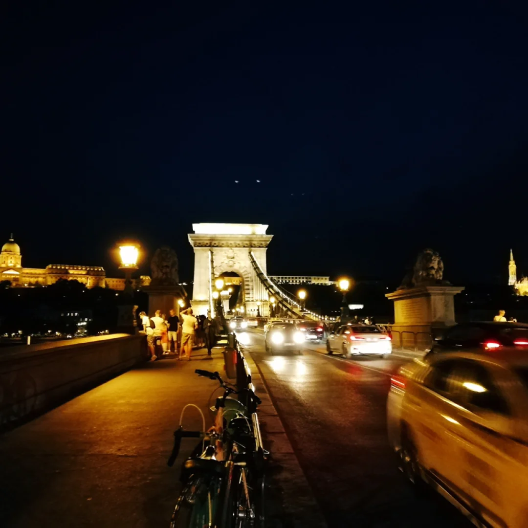 关于匈牙利足球超级联赛布达佩斯老马克西球场引入新室外广告的信息