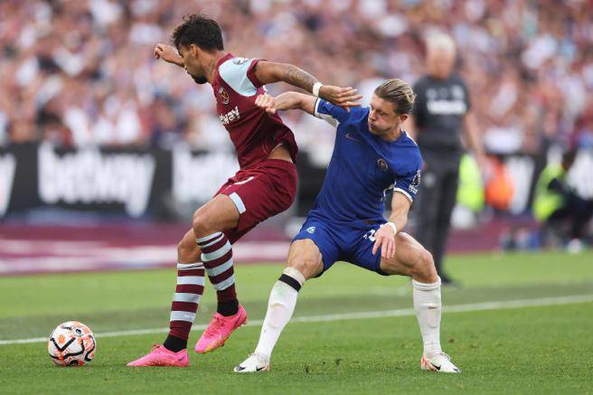 西汉姆联客场惜败，遭遇连败局面的简单介绍