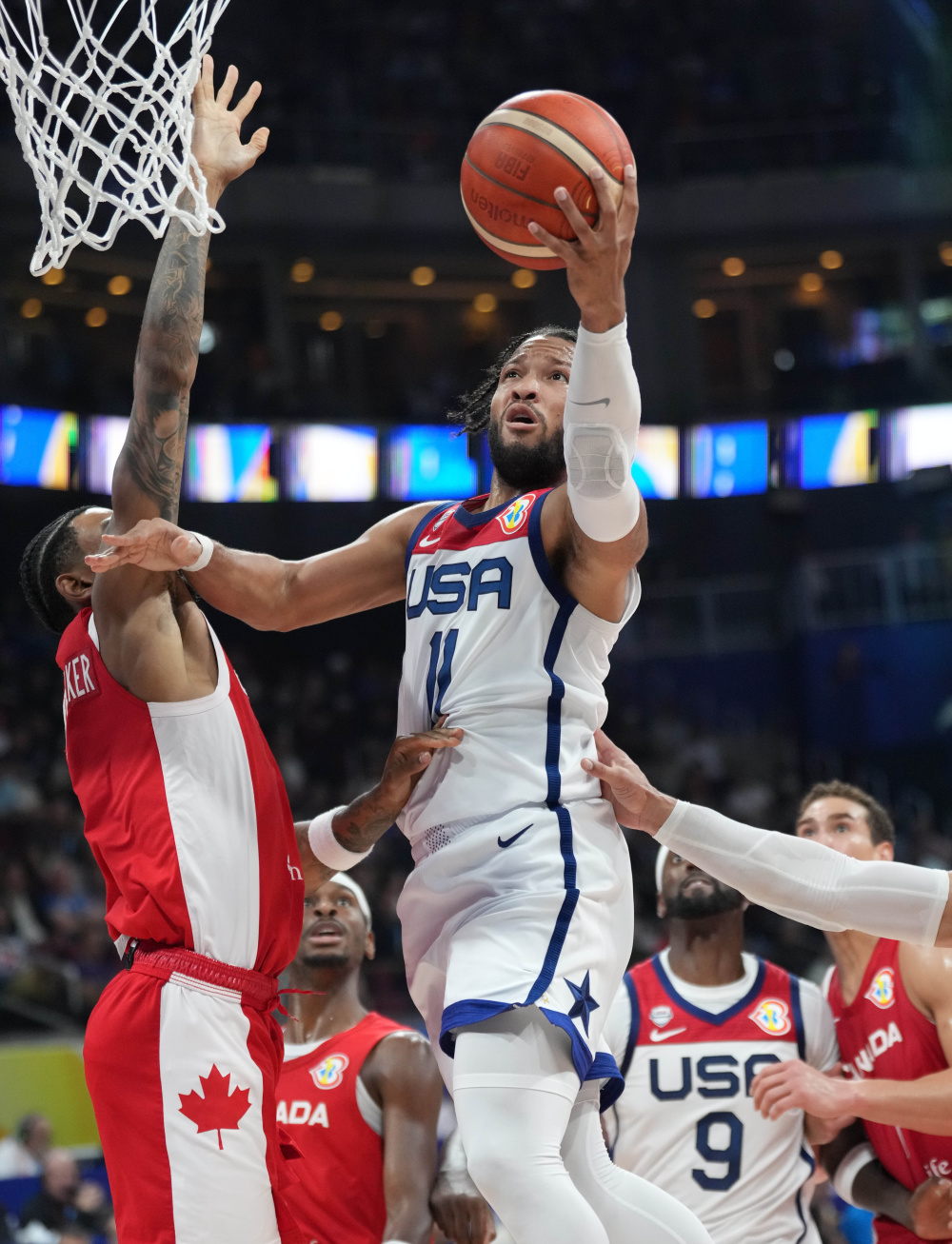 关于世界篮球比赛近期举行，球员们备战如火如荼的信息