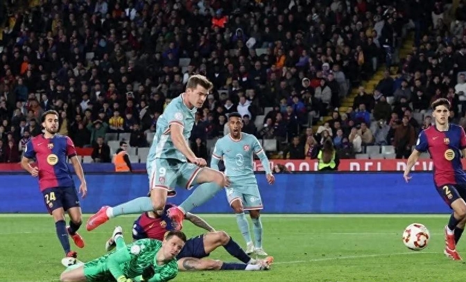 巴萨输球遭遇重创，战绩不佳