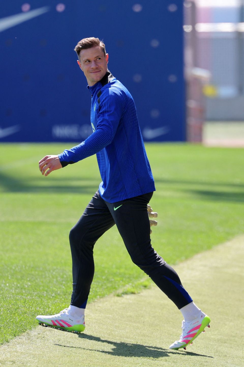 巴塞罗那备战全力对战，雄心勃勃