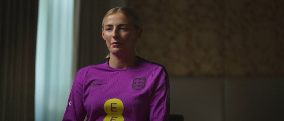 女足联赛赛事精彩纷呈，球员们竭尽全力争胜的简单介绍