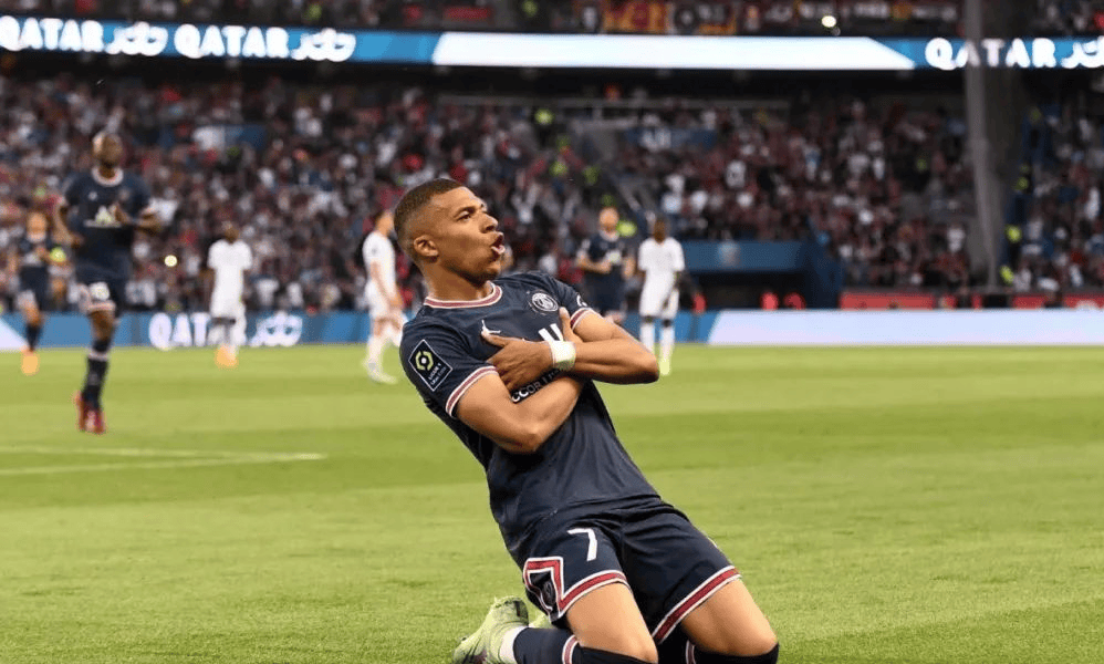 里昂客场战胜布雷斯特，法甲赛场再添三分的简单介绍