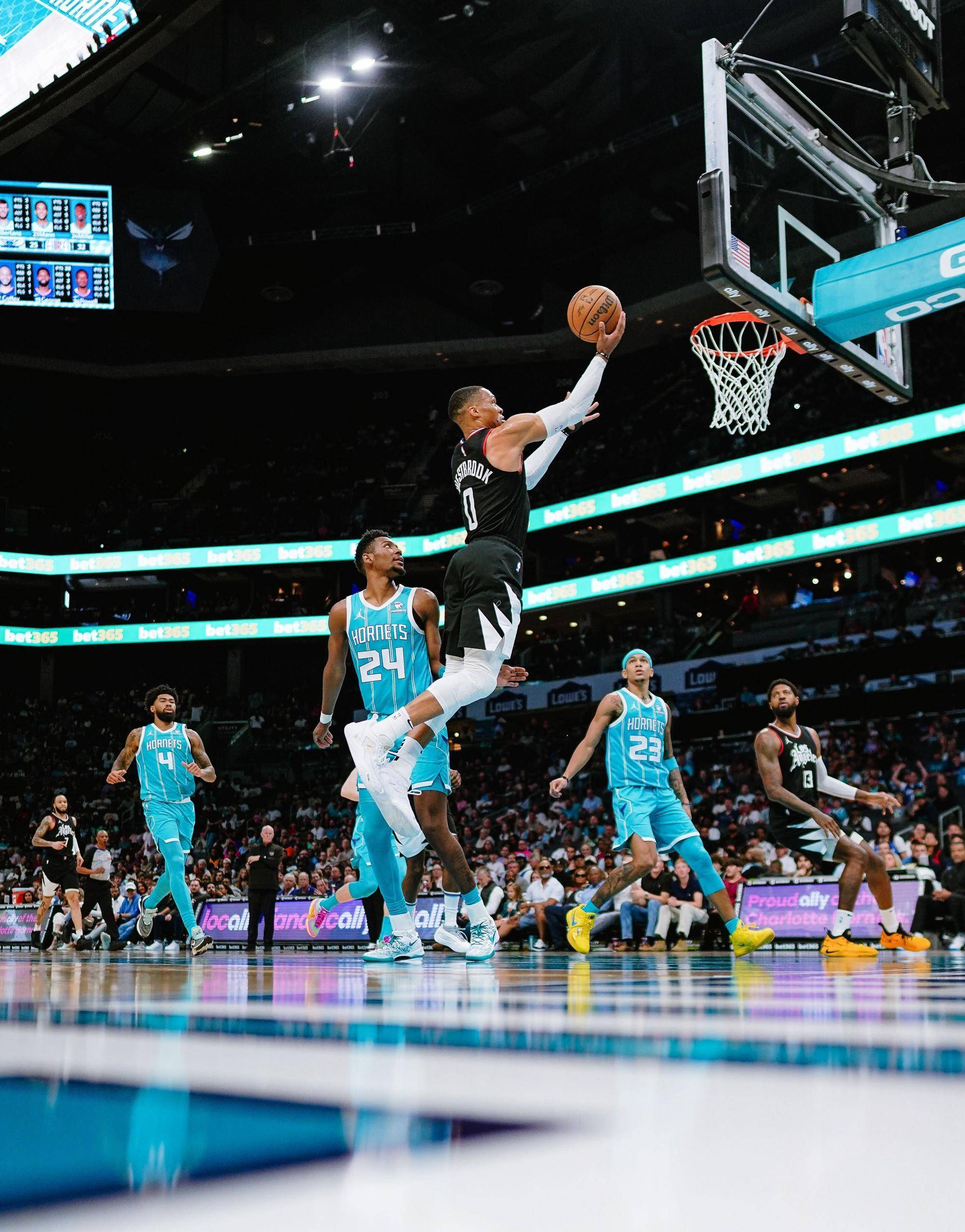 乔治得分创新高，快船击败湖人