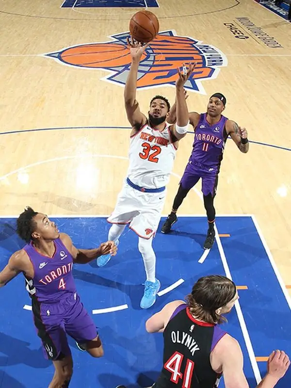 尼克斯客场爆冷击败马刺，取得五连胜