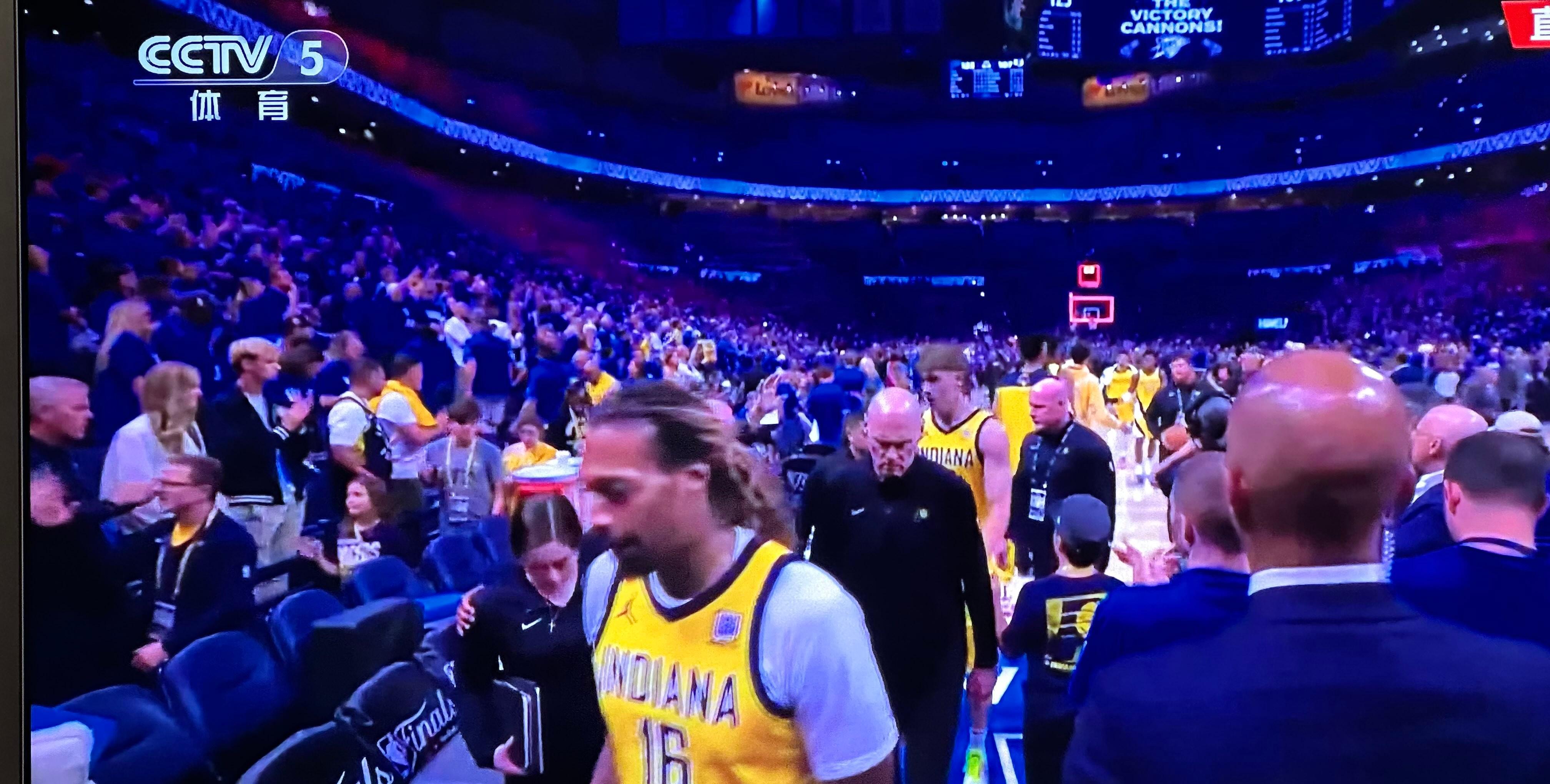 勇士主场逆转雷霆，取得连胜3场