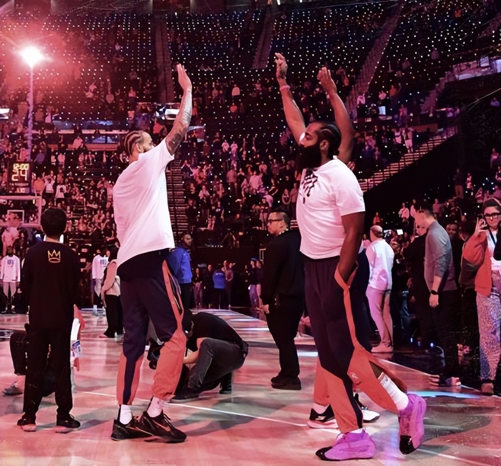 快船客场逆转热火，成功取得系列赛首胜