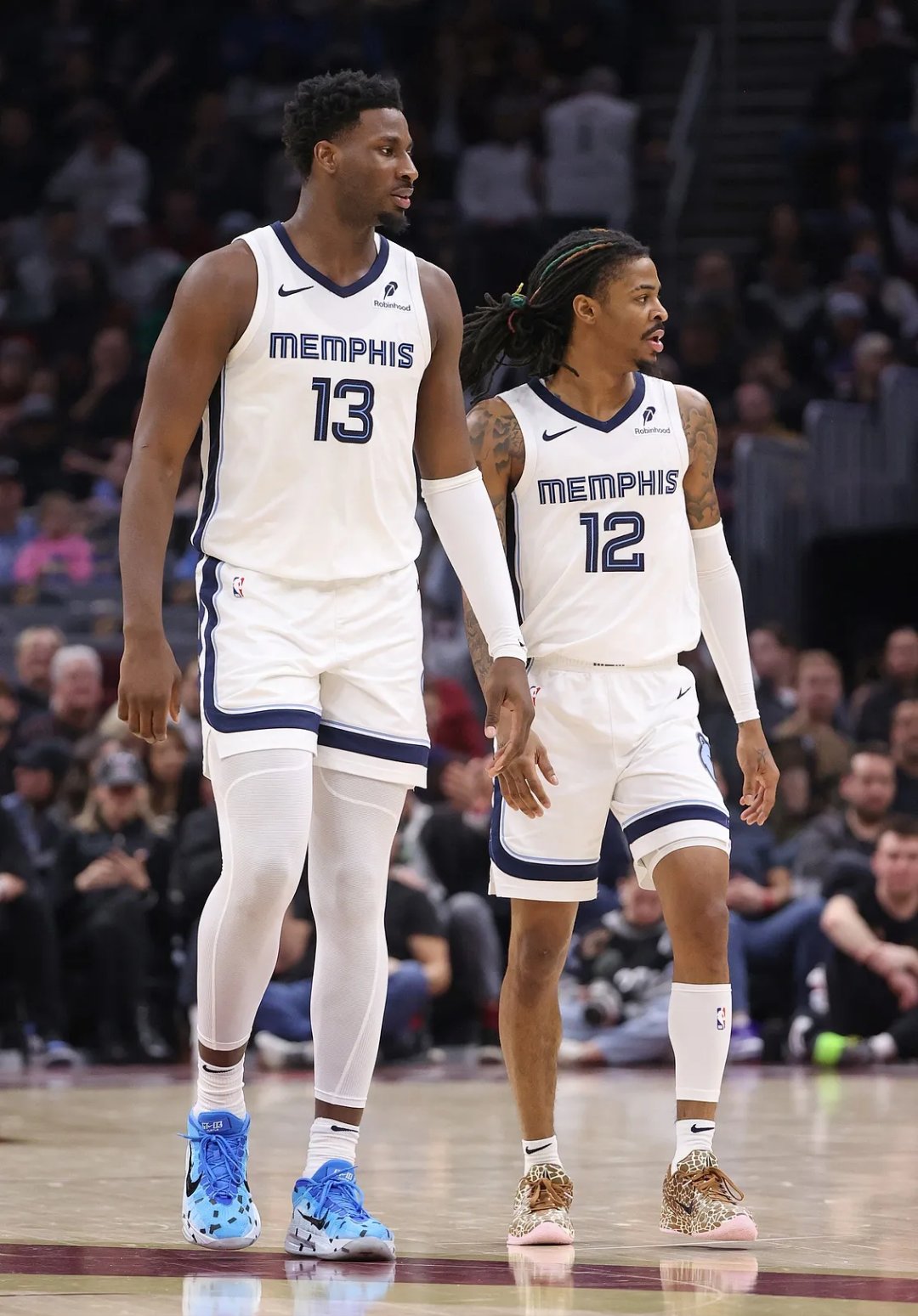 猛龙队与灰熊队展开激烈交锋