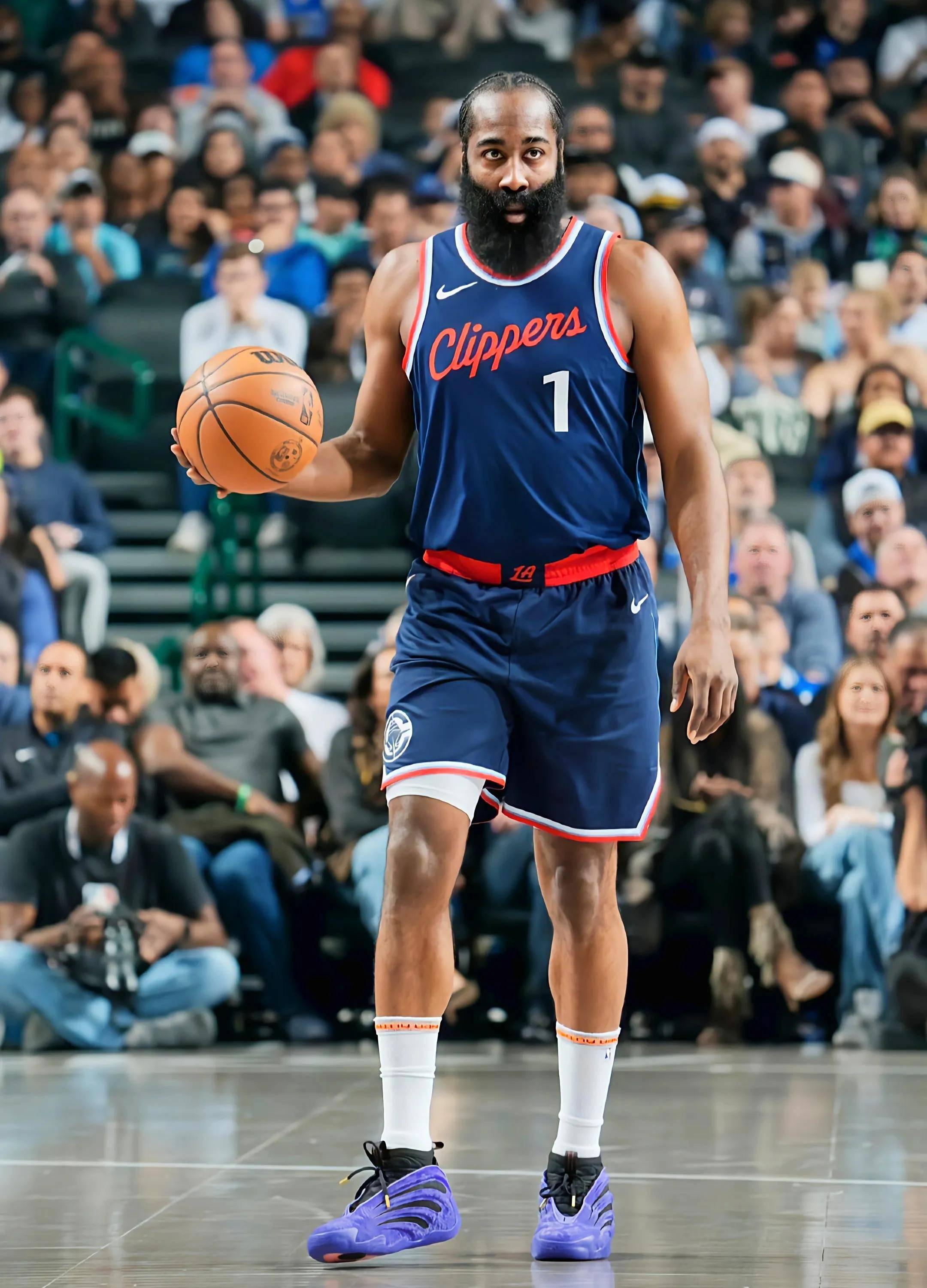 快船击败独行侠，保持不败记录