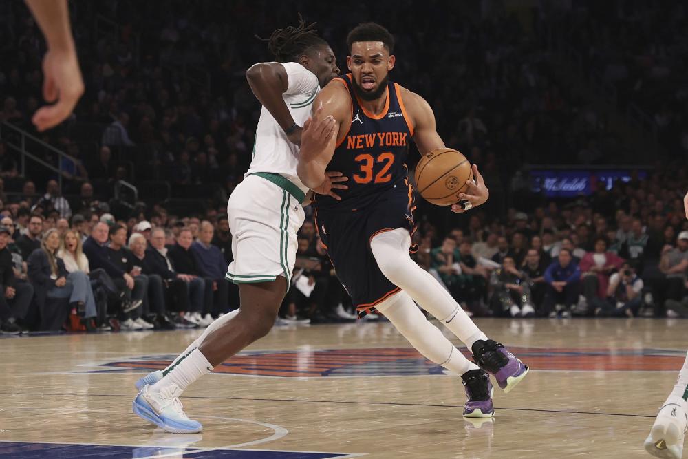 尼克斯险胜热火，波神砍25+10！