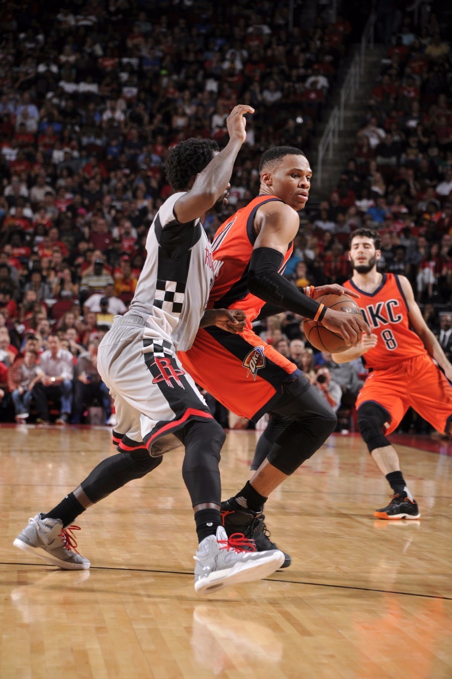 柯磊百分百出战猛龙，砍下三双